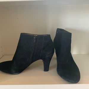 BANANA  REPUBLIC Black Suede Bootie 3” Heel…